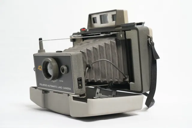 Polaroid Automatic 420 Land Camera