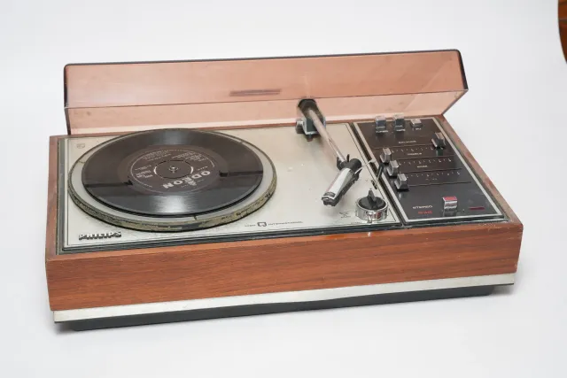 Telefunken Musikus Stereo Integrated Turntable