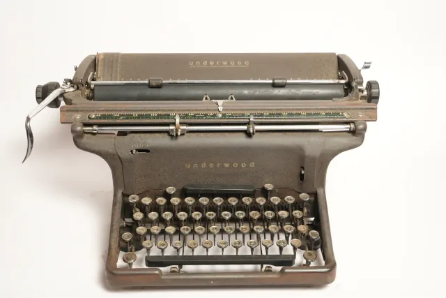 Vintage Underwood Standard Desktop Typewriter