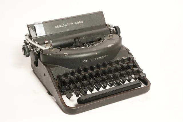 Remington Rand Noiseless Portable Typewriter