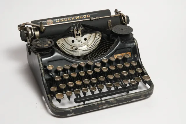 Underwood Standard Portable / Master Typewriter