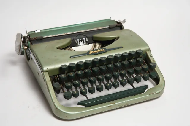 Jaykay Portable Typewriter by Blackwoods India