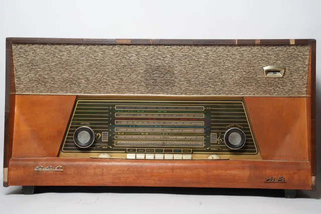 G.E.C. Hi-Fi Multi-Band Valve Table Radio